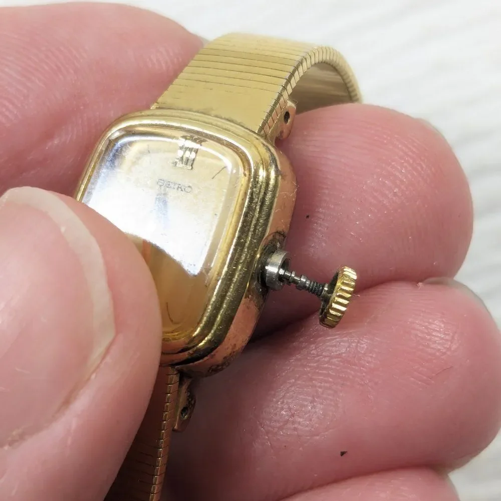 Vintage Seiko Watch Women Gold Tone square face 1100-5729 Manual Wind PARTS READ